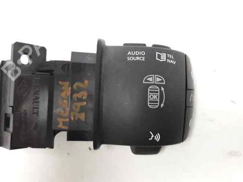 Used Switch RENAULT MEGANE III Hatchback (BZ0/1_, B3_) 1.5 dCi (BZ09, BZ0D, BZ1W, BZ29, BZ14) (110 hp) 4069412