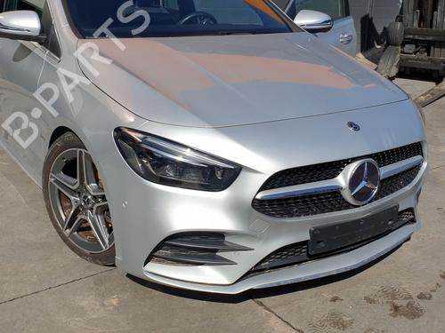 Used Full front MERCEDES-BENZ B-CLASS Sports Tourer (W247) B 180 (247.084) (136 hp) 24811604