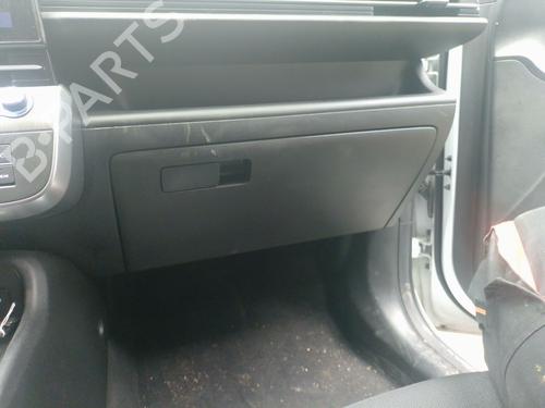 Used Glove box Glove box HYUNDAI KONA SUV Van (OS, OSE, OSI) 1.0 T-GDi (120 hp) 33708823 33708823