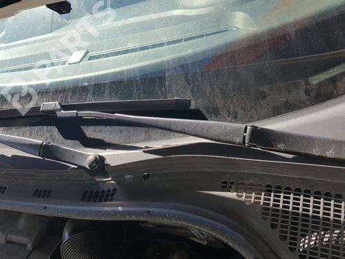 Used Front wiper motor Front wiper motor SEAT TOLEDO IV (KG3) 1.6 TDI (115 hp) 9950477 9950477