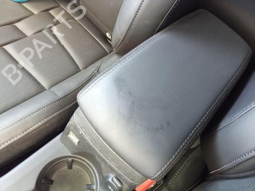 Used Armrest / Center console DS DS 3 / DS 3 CROSSBACK (UR_, UC_, UJ_) 1.2 PureTech 130 (URHNSS) (131 hp) 26396495