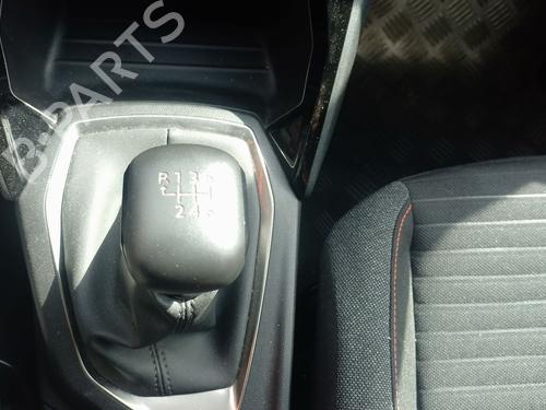 Gearknop Gearknop PEUGEOT 208 II (UB_, UP_, UW_, UJ_) 1.2 PureTech 100 (101 hp) 39880879 39880879