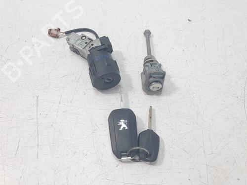 Clé de contact PEUGEOT 2008 I (CU_) 1.2 THP 110 / PureTech 110 (110 hp) 29023373