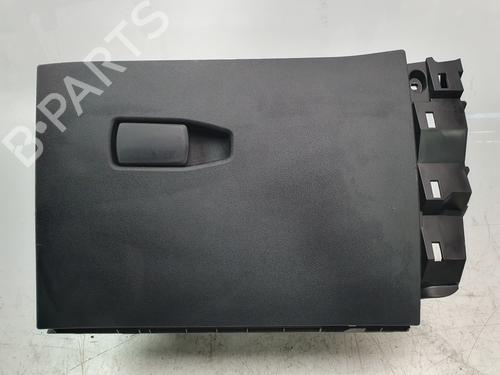 Handskerum BMW 1 (F40) 118 d (150 hp) 30330287