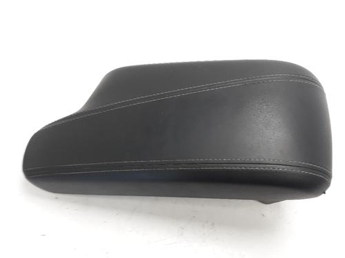 Used Armrest / Center console Armrest / Center console INFINITI Q30 2.2 D (170 hp) 7465552 7465552