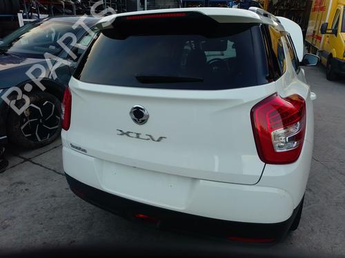 Used Tailgate handle SSANGYONG XLV SUV e-XGi 160 (128 hp) 30611262