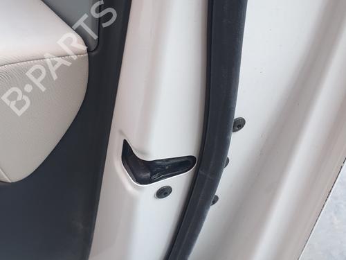 Used Front right lock LAND ROVER RANGE ROVER VELAR (L560) [2017-2025]  17684277