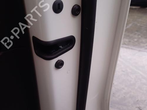 front-right-lock-porsche-cayenne-9ya-2017-39728400 main image