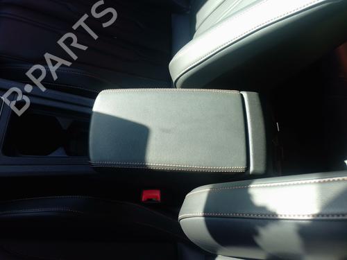 armrest-center-console-cupra-leon-sportstourer-kl8-ku8-kud-2020-40038714 main image