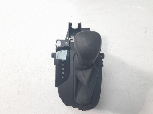 Used Shift knob TOYOTA YARIS (_P21_, _PA1_, _PH1_) 1.5 (MXPA11) (125 hp) 30204655