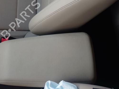 armrest-center-console-porsche-macan-xab-2024-36995104 main image