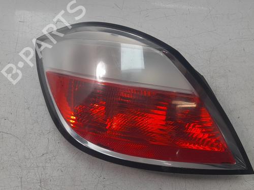 left-taillight-opel-astra-h-a04-2004-2005-2006-2007-2008-2009-2010-2011-2012-2013-2014-31943367 main image