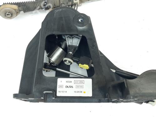 Gear lever NISSAN PULSAR Hatchback (C13) 1.5 dCi | BP9822523M90 