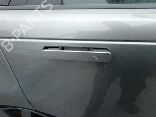 Used Rear right exterior door handle Rear right exterior door handle LAND ROVER RANGE ROVER VELAR (L560) 2.0 P300 Si4 4x4 (300 hp) 33272447 33272447