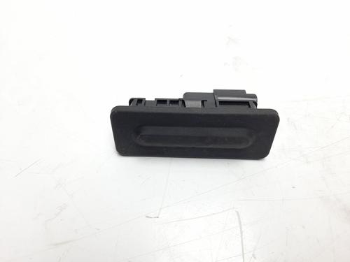 Used Tailgate handle Tailgate handle CITROËN C4 CACTUS 1.2 THP 110 (110 hp) 7265784 7265784