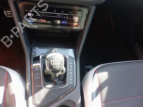 Used Gear lever Gear lever VW TIGUAN (AD1, AX1) 1.5 TSI (150 hp) 40237618 40237618