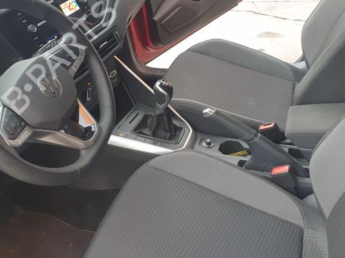 Used Gear lever VW POLO VI (AW1, BZ1, AE1) 1.0 TSI (95 hp) 22554812