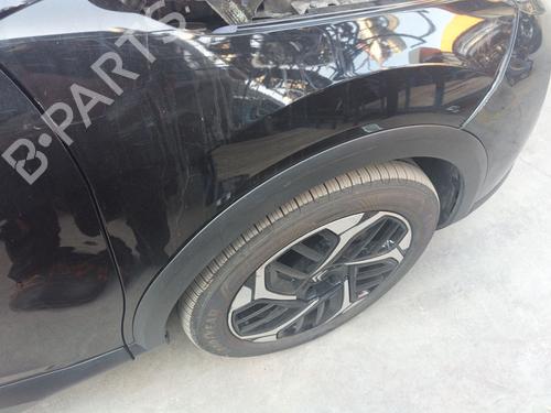 Used Front right wheel arch trim CITROËN C4 III (BA_, BB_, BC_) 1.2 PureTech 130 (BAHNSA, BAHNSB) (130 hp) 28168819