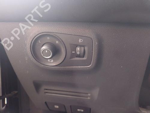 mirror-switch-mg-mg-zs-suv-azs1-2017-35724135 main image