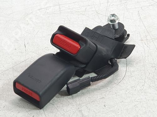 Used Rear center seatbelt TOYOTA YARIS (_P21_, _PA1_, _PH1_) 1.5 (MXPA11) (125 hp) 32853109