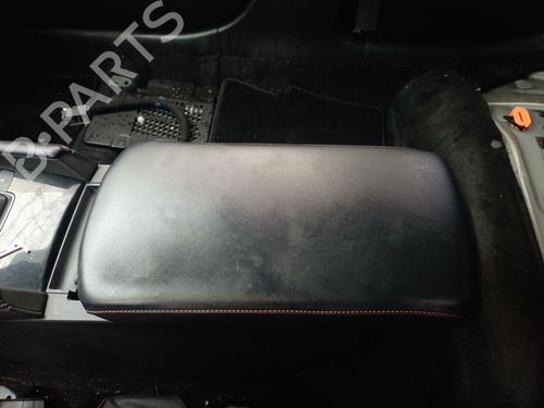 Accoudoir central MAZDA 3 Hatchback (BP) 2.0 SKYACTIV-G M Hybrid (122 hp) 32216932