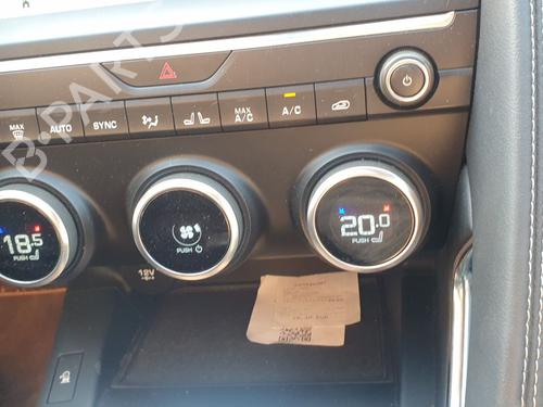 Climate control JAGUAR E-PACE (X540) 2.0 D180 AWD | BP19167515I5 - Image 2