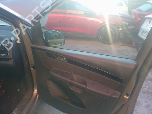 Used Front right window mechanism Front right window mechanism SEAT ALHAMBRA (710, 711) [2010-2022] 32747819 32747819