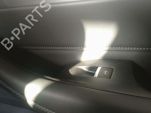 Højre bagtil elrude kontakt Højre bagtil elrude kontakt EBRO S400 1.5 HEV (211 hp) 39981351 39981351