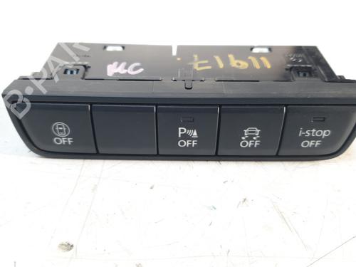 Used Switch MAZDA 3 Hatchback (BP) 2.0 SKYACTIV-G M Hybrid (122 hp) 30774243