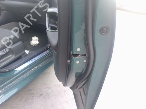 front-right-lock-toyota-yaris-_p21_-_pa1_-_ph1_-2020-33832133 main image
