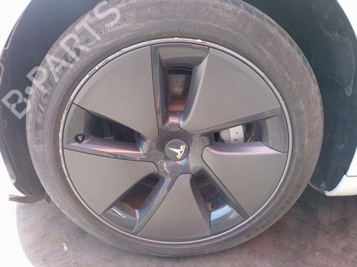 Fælk Fælk TESLA MODEL 3 (5YJ3) EV (283 hp) 34235640 34235640