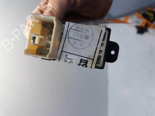 Right rear window switch HYUNDAI SANTA FÉ I (SM)  | BP1396727I28 