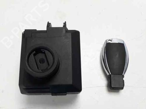 Used Ignition barrel MERCEDES-BENZ CLA Coupe (C117) CLA 180 (117.342) (122 hp) 3192913