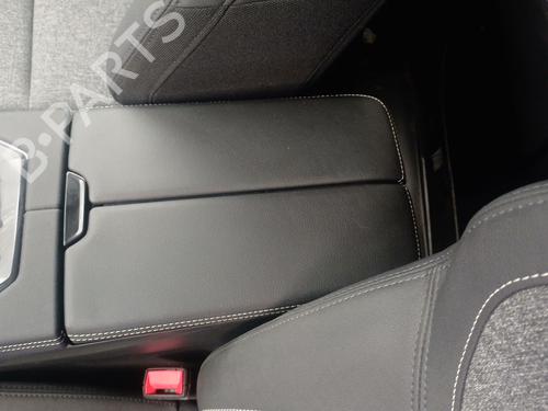 Used Armrest / Center console Armrest / Center console RENAULT AUSTRAL TCe 130 (HGM2) (131 hp) 39747053 39747053