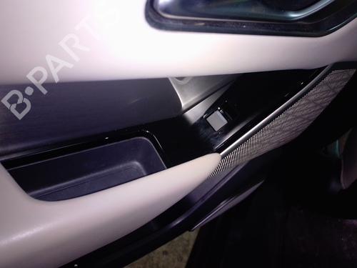 left-rear-window-switch-land-rover-range-rover-velar-l560-2017-33270065 main image