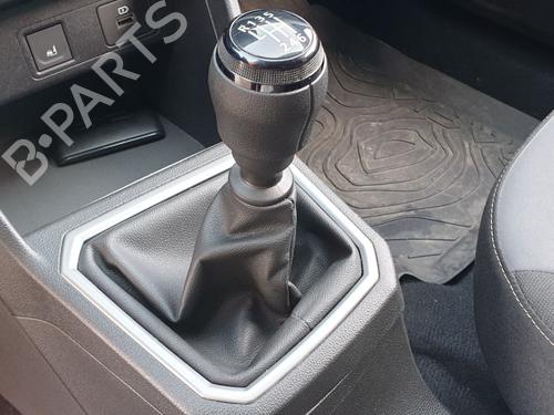 Used Shift knob DACIA SANDERO III [2021-2025]  19778837