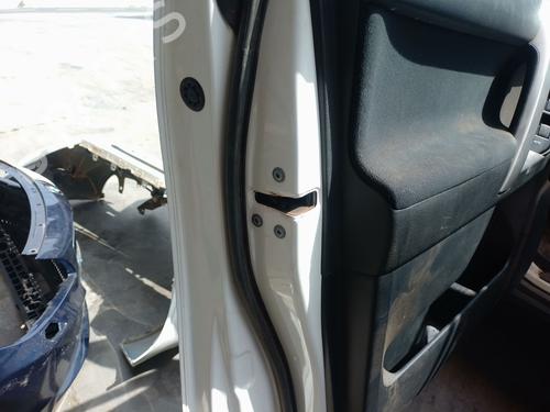 front-left-lock-toyota-land-cruiser-prado-_j15_-2009-33758146 main image