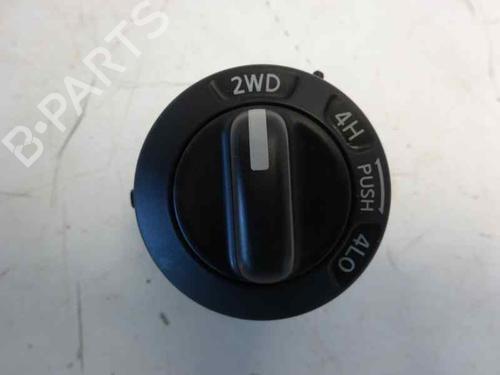 Used Switch NISSAN NAVARA NP300 (D40) 2.5 dCi 4WD (D40TT, D40T, D40M, D40BB) (190 hp) 1608156