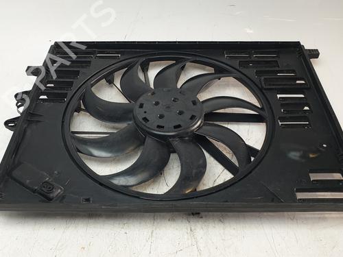 Used Radiator fan VOLVO XC60 II (246) D4 Polestar (200 hp) 30152446