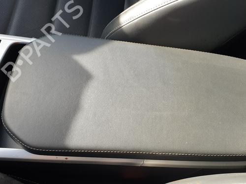 Armrest / Center console KIA STINGER (CK) 2.0 T-GDi 81770J5100