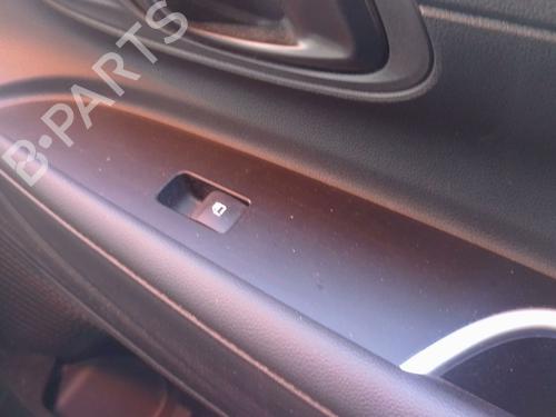 Used Right front window switch HYUNDAI BAYON (BC3) 1.2 MPI (79 hp) 30710957
