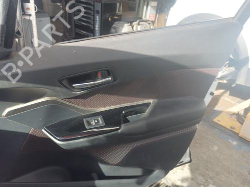 Used Right front window switch TOYOTA C-HR (_X1_) 1.8 Hybrid (ZYX10_, ZYX11_) (98 hp) 28972594