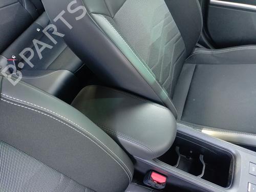 Used Armrest / Center console Armrest / Center console JEEP AVENGER (J2) Electric (156 hp) 33931365 33931365