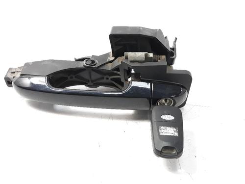 Used Front left exterior door handle KIA CEE'D Hatchback (ED) 1.6 CRDi 115 (115 hp) 8815974