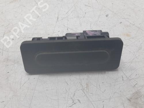 Used Tailgate handle Tailgate handle PEUGEOT 308 II (LB_, LP_, LW_, LH_, L3_) 1.6 HDi 100 (99 hp) 31155737 31155737