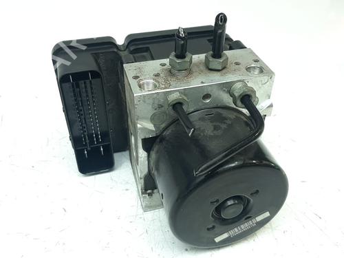 Used ABS pump VOLVO V40 Hatchback (525) D2 (114 hp) 15283756