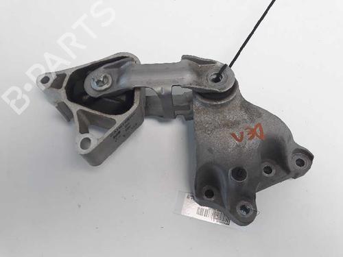 Used Engine mount MERCEDES-BENZ CLA Coupe (C117) CLA 200 CDI / d (117.308) (136 hp) 10272312
