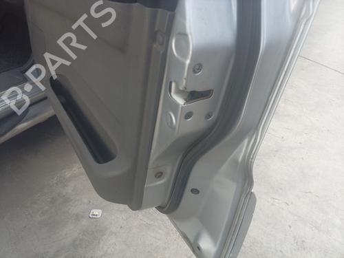 Used Front right lock MITSUBISHI PAJERO III (V7_W, V6_W) 3.2 Di-D (V68W, V78W) (165 hp) 29736448