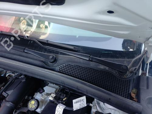 Used Front wiper motor RENAULT CLIO V (B7_) 1.0 TCe 90 (B7MT) (91 hp) 32698082