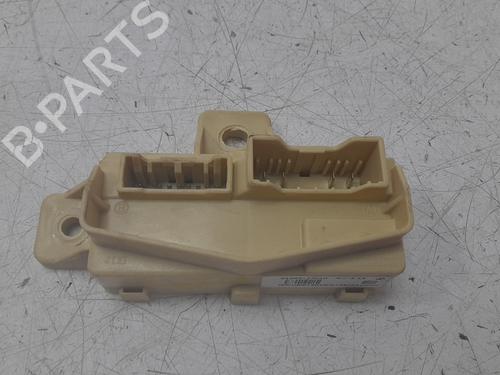 Caja reles / fusibles TOYOTA C-HR (_X1_) 1.8 Hybrid (ZYX10_, ZYX11_) (98 hp) 32363162